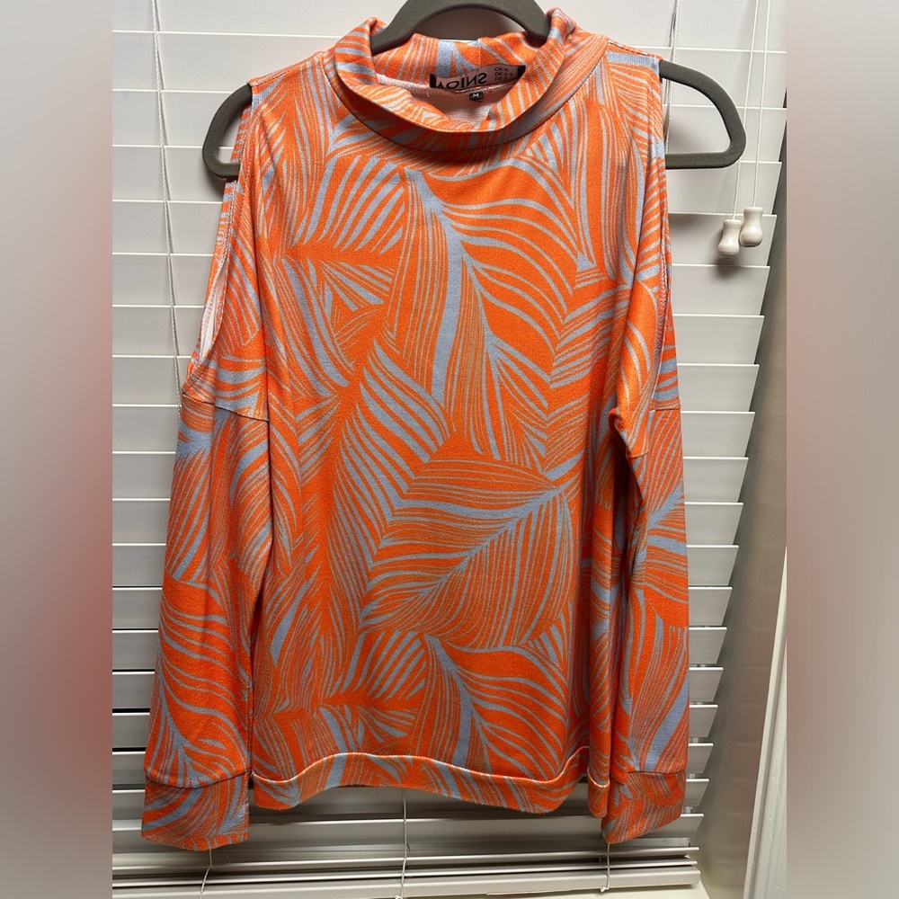 Cold shoulder top